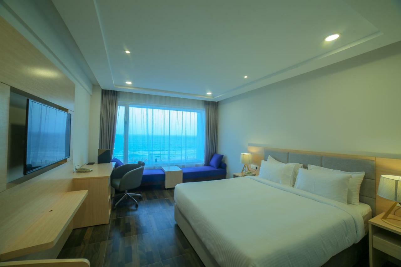 Bay View Hotel Vizag Visakhapatnam Exterior foto
